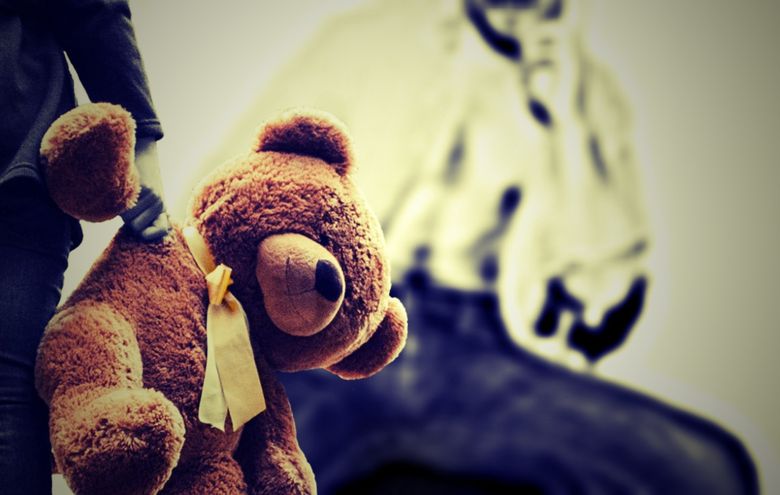 Fată de 13 ani, gravidă cu fratele ei. Cea care a descoperit incestul este mama lor Fată de 13 ani, gravidă cu fratele ei. Cea care a descoperit incestul este mama lor