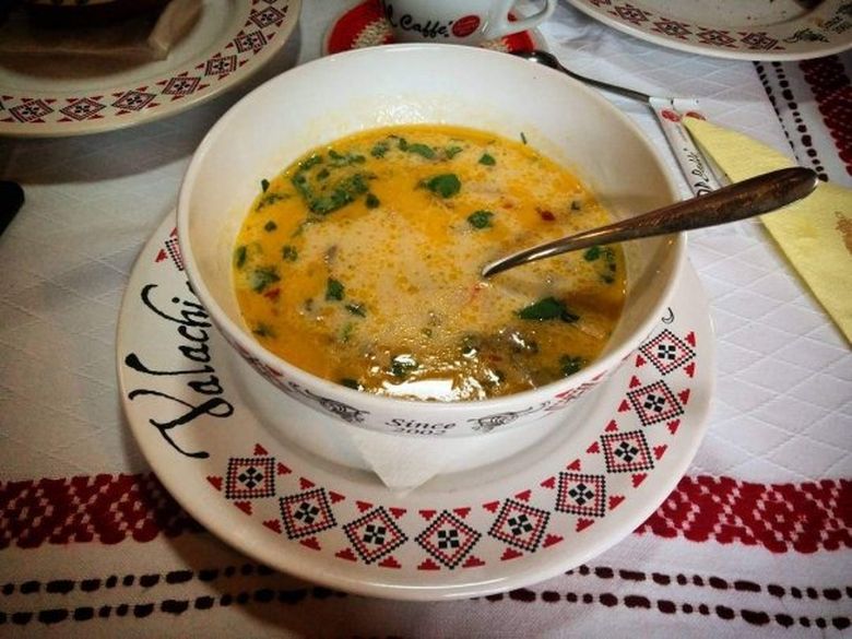 Ciorbă rădăuţeană. Reţetă autentică din Bucovina