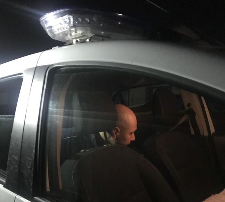 Un bărbat a fost decapitat cu drujba în faţa copiilor Un bărbat a fost decapitat cu drujba în faţa copiilor
