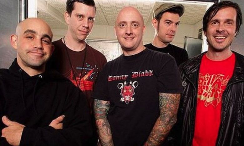 Alex Brown a murit la 52 de ani. A fost chitaristul trupei Gorilla Biscuits Alex Brown a murit la 52 de ani. A fost chitaristul trupei Gorilla Biscuits