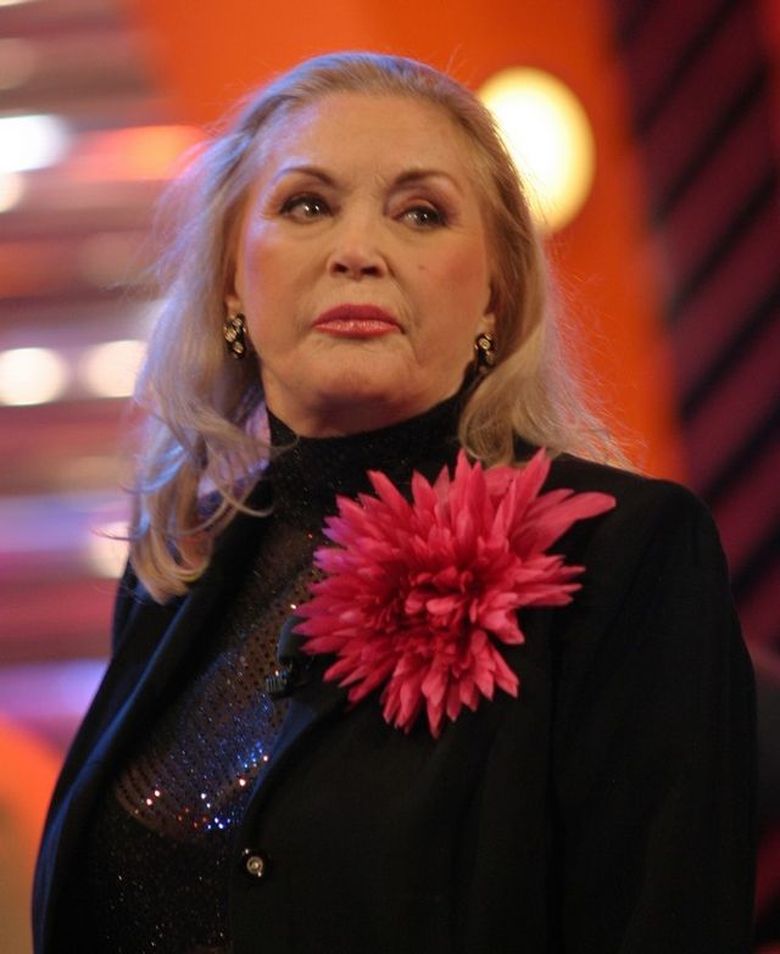 Zina Dumitrescu, prima apariţie TV după ce starea ei de sănătate s-a înrăutăţit! E transfigurată, după ce a slăbit 10 kilograme Zina Dumitrescu, prima apariţie TV după ce starea ei de sănătate s-a înrăutăţit! E transfigurată, după ce a slăbit 10 kilograme