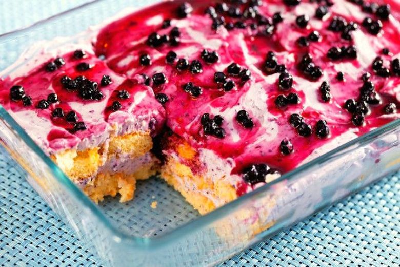 Tiramisu cu coacăze - desertul perfect într-un timp foarte scurt