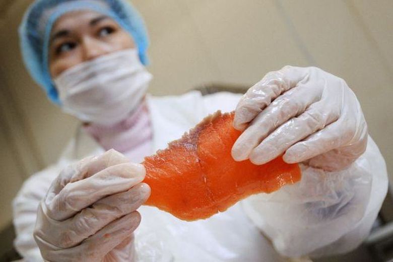 S-a descoperit somon infectat cu o bacterie periculoasa intr-un hipermarket din Romania