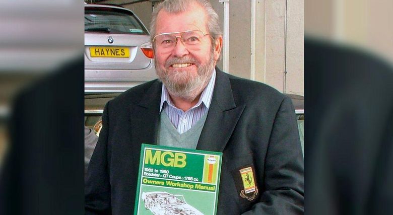 A murit creatorul celebrului Manual Haynes