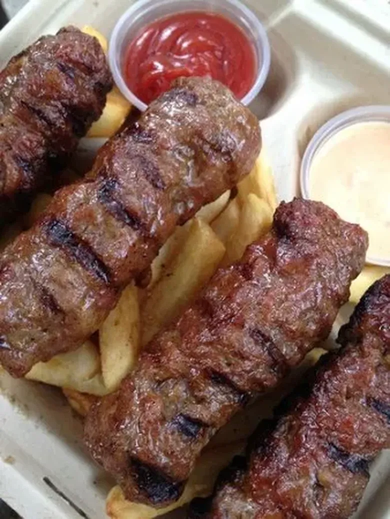 Mici de casă – rețeta autentică Mici de casă – rețeta autentică