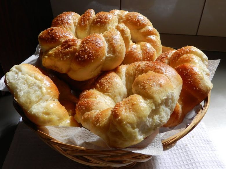 Colaci cu ou. Bucate pentru Mosii de iarna Colaci cu ou. Bucate pentru Mosii de iarna