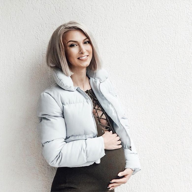 Andreea Bălan nu a mai rezistat şi i-a dat o replică acidă unui bărbat care a criticat-o: "Eşti cam... " Andreea Bălan nu a mai rezistat şi i-a dat o replică acidă unui bărbat care a criticat-o: "Eşti cam... "