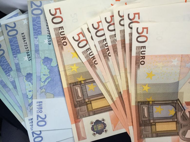 Vești imense pentru românii din străinătate! Cine va primi 1 000 de euro în plus Vești imense pentru românii din străinătate! Cine va primi 1 000 de euro în plus