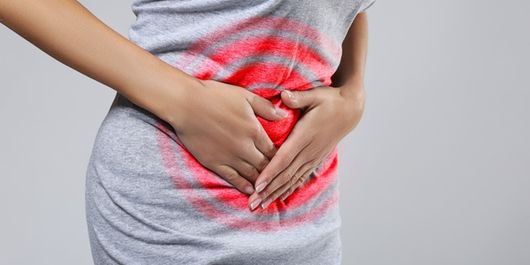 Fiţi atente la aceste simptome! Femeile care păţesc asta după menstruaţie riscă să aibă cancer