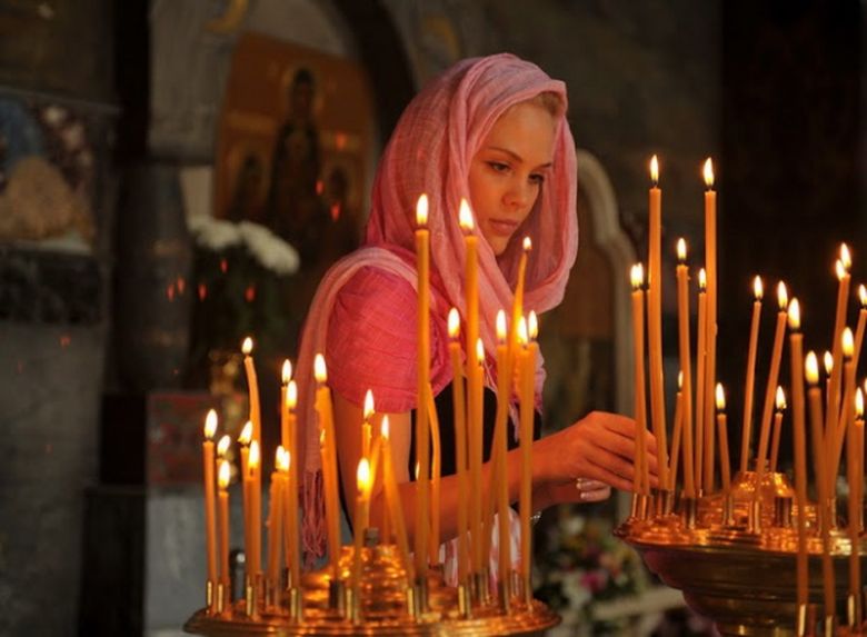 ATENŢIE, femei! De ce NU este permis să intraţi în biserică de PAŞTE dacă sunteţi la MENSTRUAŢIE ATENŢIE, femei! De ce NU este permis să intraţi în biserică de PAŞTE dacă sunteţi la MENSTRUAŢIE
