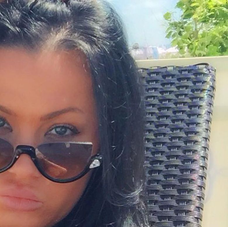 Doliu pentru Simona Suhoi (ex-Sensual)! Elena Cârstea, bunica vedetei, deținea o galerie de artă în București Doliu pentru Simona Suhoi (ex-Sensual)! Elena Cârstea, bunica vedetei, deținea o galerie de artă în București