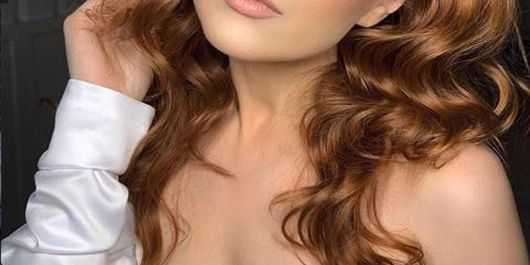 Elena Gheorghe, ţinute de senzaţie la primul ei concert de la Sala Palatului! Uite ce vestimentaţie spectaculoasă şi-a pregătit artista! “Abia aştept să le port”