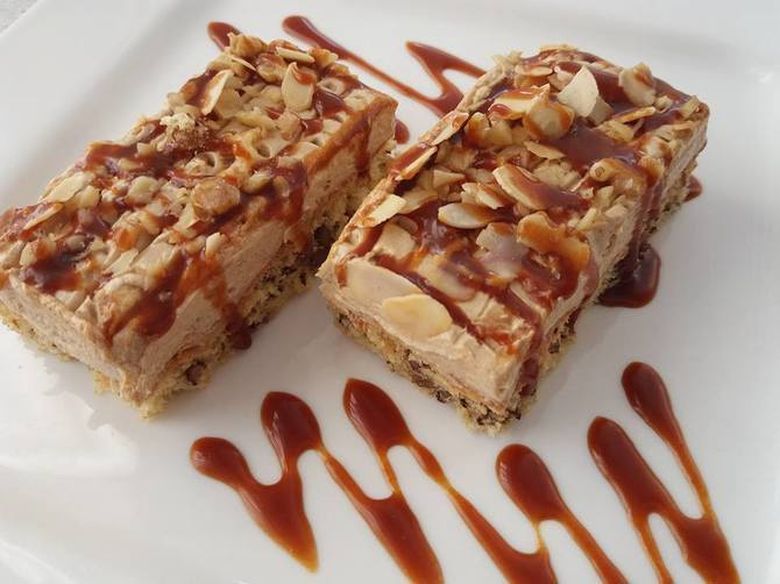 Prăjitură cu nucă şi cremă de ness - Un deliciu uşor şi delicios