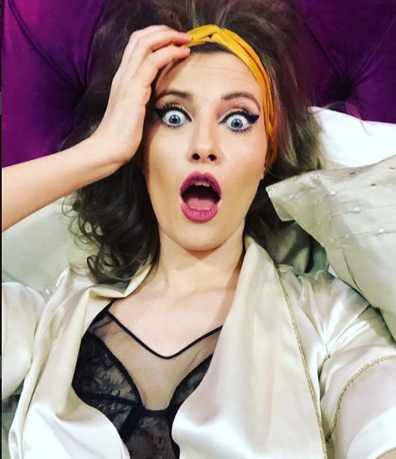 Iulia Albu o face praf pe Andreea Marin! ”Arăți de parcă te-ai pregăti să dai un casting de asistentă TV” Iulia Albu o face praf pe Andreea Marin! ”Arăți de parcă te-ai pregăti să dai un casting de asistentă TV”