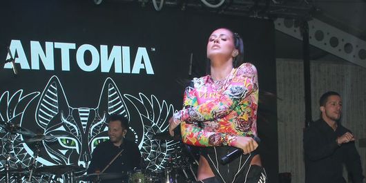 Antonia, imagini interzise minorilor! A apărut pe scenă foarte sexy