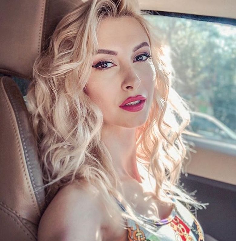 Andreea Bălan şi-a speriat fanii! Cum s-a fotografiat artista: "Ce ai pe piept" Andreea Bălan şi-a speriat fanii! Cum s-a fotografiat artista: "Ce ai pe piept"