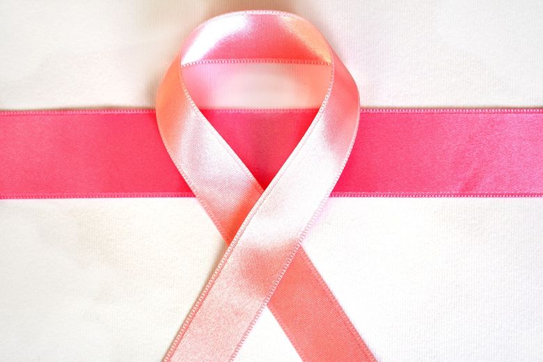 Cancerul de sân. Care sunt primele simptome. Dacă observi asta, mergi imediat la medic până nu e prea târziu cancer de san
