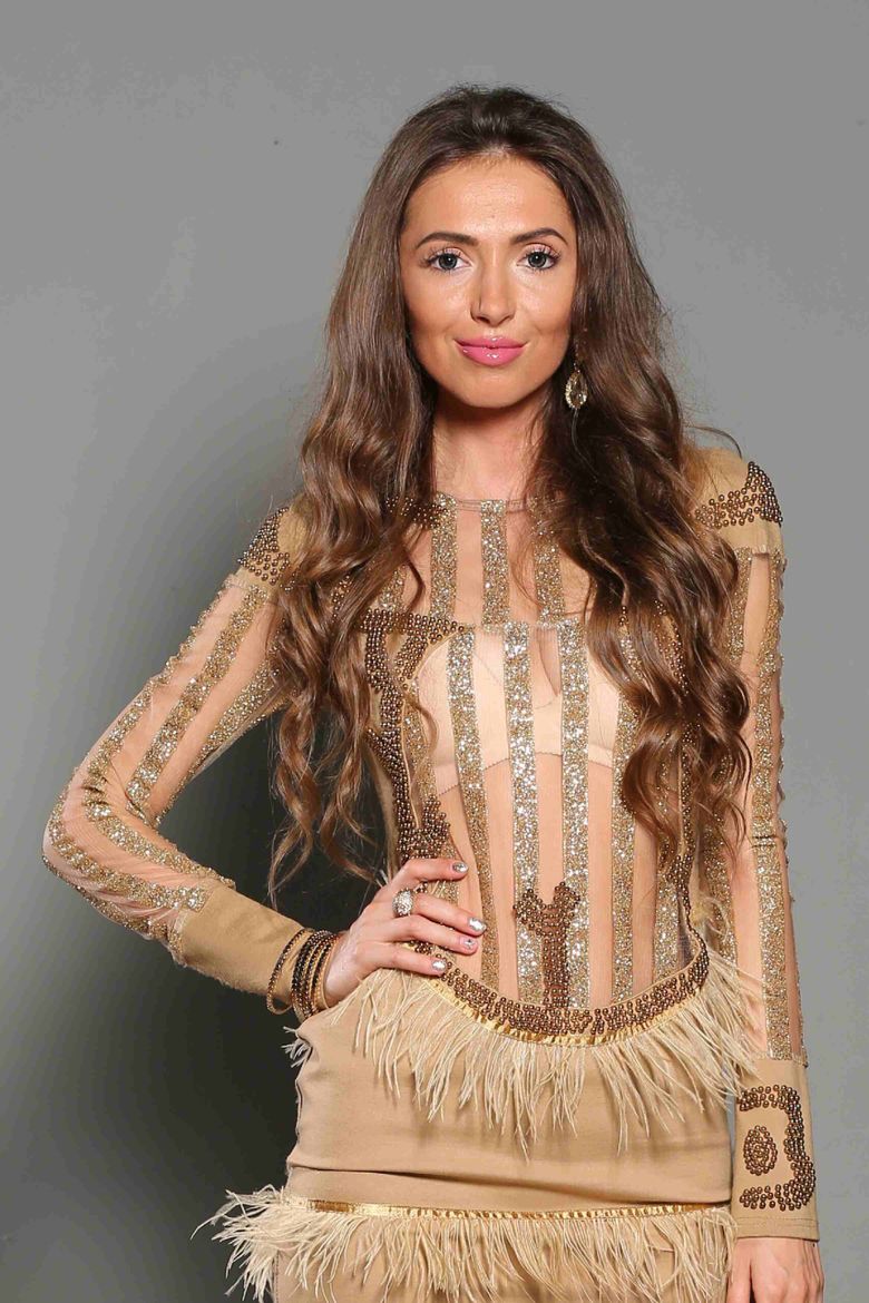 Mariana de la Puterea Dragostei spune că este naturală 100%! Cum arată de fapt în cele mai sexy ținute în care a pozat! Se vede totul