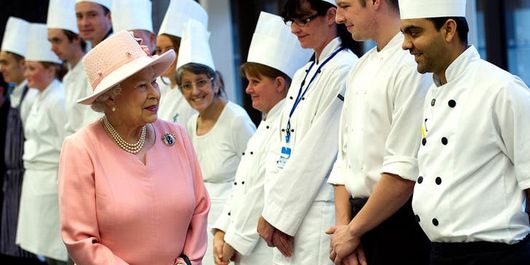 Dieta Reginei Elisabeta a II-a. Sfaturi prețioase de la nutriționistul familiei regale