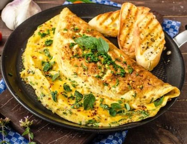 Cum să prepari acasă o omletă ca la restaurant. Ingredientele surpriză pe care le poți folosi Cum să prepari acasă o omletă ca la restaurant. Ingredientele surpriză pe care le poți folosi