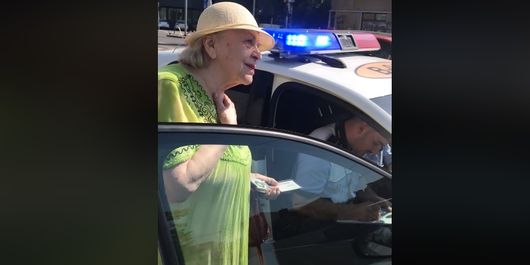 O femeie în vârstă de 81 de ani, amendată dintr-un motiv absurd! Ce a făcut pe trecerea de pietoni