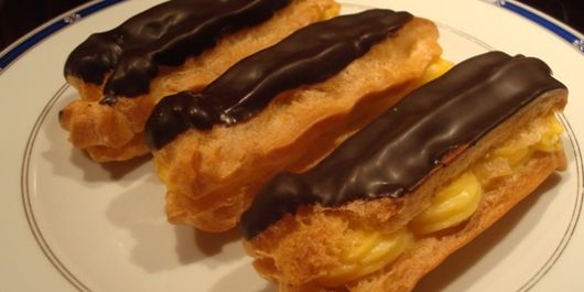 Rețeta zilei: eclere. Cum se gătesc cele mai delicioase prăjituri, în doar câțiva pași