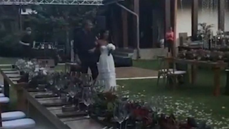Cătălin Bordea s-a căsătorit cu Livia! Imagini de la eveniment Cătălin Bordea s-a căsătorit cu Livia! Imagini de la eveniment