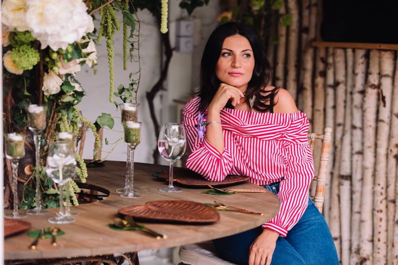 Ioana Ginghină a fost iubita fiului unui fost preşedinte al României: „Dragoş Constantinescu a avut o relaţie extraconjugală cu Ioana Ginghină” Ioana Ginghină a fost iubita fiului unui fost preşedinte al României: „Dragoş Constantinescu a avut o relaţie extraconjugală cu Ioana Ginghină”