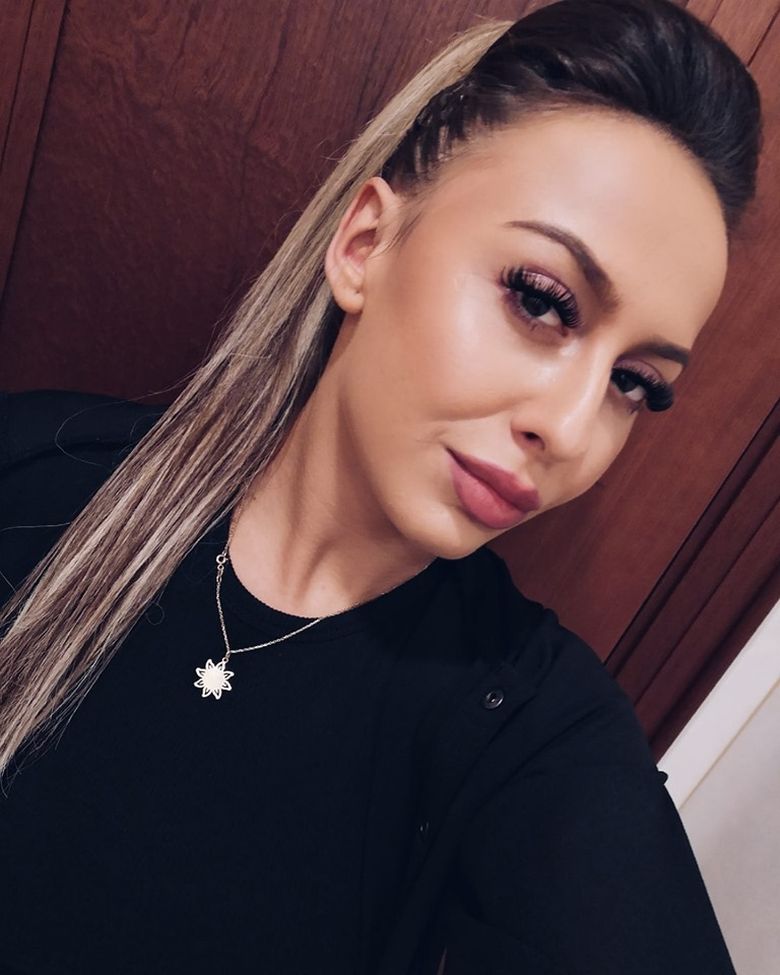 Fostul iubit al lui Mary de la Puterea Dragostei e din nou îndrăgostit? Înșelat de blondă cu o ispită, Iulian s-a mutat la Londra