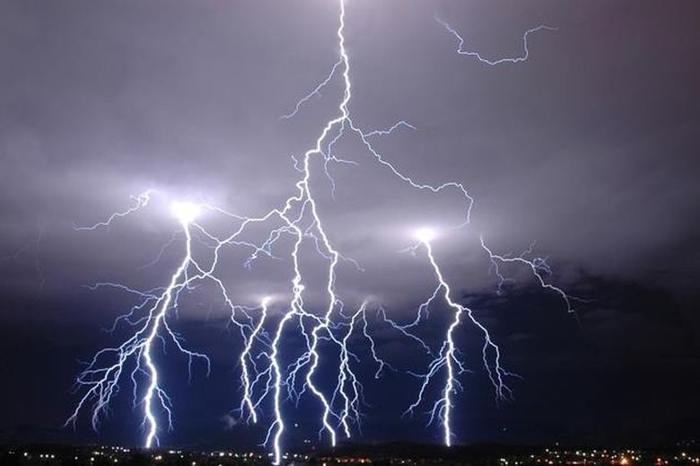 ALERTĂ de fenomene meteo periculoase! Va fi prăpăd!  COD GALBEN de furtuni și grindină! HARTA zonelor afectate! 