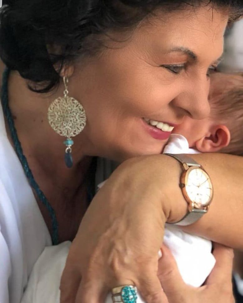 Bucurie mare! O celebră cântăreață a născut chiar de ziua mamei sale! ”Mă bucur din tot sufletul mami că am reușit să-ți fac un cadou atât de frumos de ziua ta… Zaynab Maria” Bucurie mare! O celebră cântăreață a născut chiar de ziua mamei sale! ”Mă bucur din tot sufletul mami că am reușit să-ți fac un cadou atât de frumos de ziua ta… Zaynab Maria”