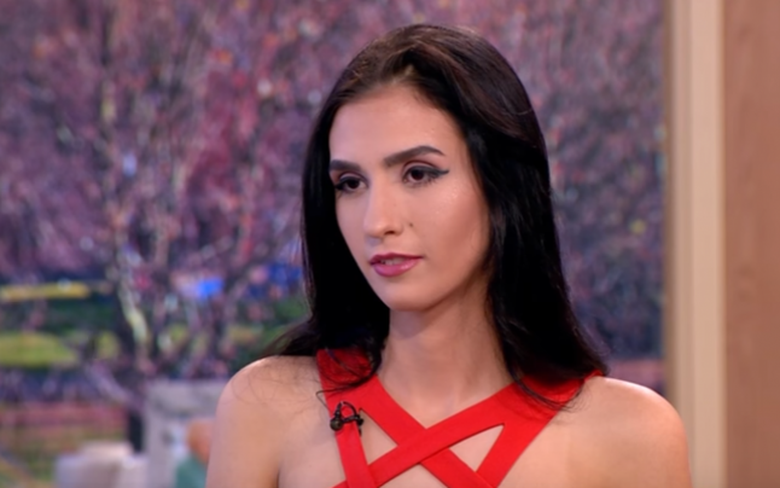 Umilinţele au împins-o către sinucidere! Ce i s-a întâmplat cu adevărat Alexandrei în noaptea groazei! Adolescenta a vrut să-şi vândă virginitatea şi uite ce a păţit! Umilinţele au împins-o către sinucidere! Ce i s-a întâmplat cu adevărat Alexandrei în noaptea groazei! Adolescenta a vrut să-şi vândă virginitatea şi uite ce a păţit!