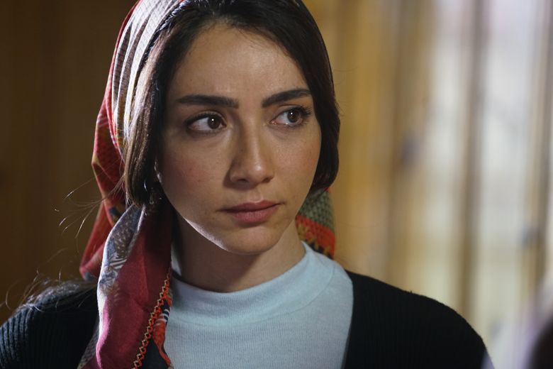 Öykü Gürman, “Asiye”, din serialul “Lacrimi la Marea Neagră”, o artistă completă Öykü Gürman, “Asiye”, din serialul “Lacrimi la Marea Neagră”, o artistă completă