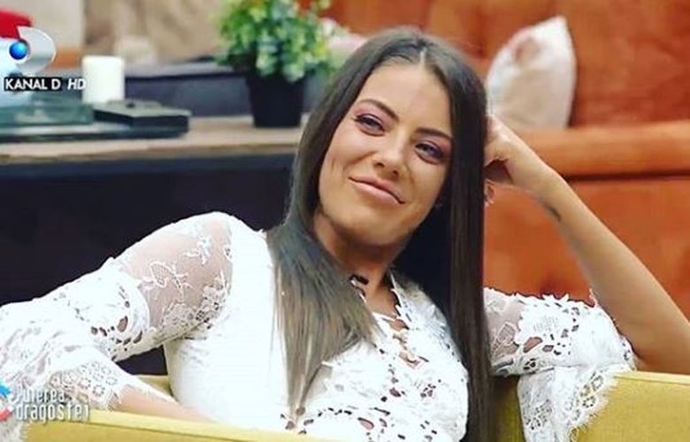 Roxana de la Puterea Dragostei și-a pus silicoane? Fotografia care le-a atras atenția fanilor: „Ai exagerat cu buzele și cu sânii” Roxana de la Puterea Dragostei și-a pus silicoane? Fotografia care le-a atras atenția fanilor: „Ai exagerat cu buzele și cu sânii”