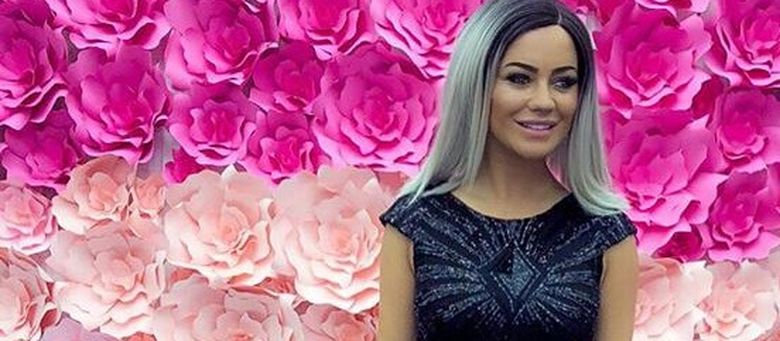 Carmen de la Sălciua se implică în acțiuni caritabile! Vezi ce vrea să facă cea mai sexy cântăreață de muzică de petrecere pentru câteva familii