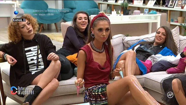 Mariana de la Puterea dragoste a făcut un gest șocant în mașină, complet nemachiată! Șoferul a rămas fără cuvinte