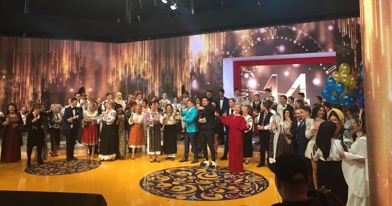 În noaptea dintre ani, Kanal D intră în casele românilor cu un spectacol grandios “Revelion Teo Show” În noaptea dintre ani, Kanal D intră în casele românilor cu un spectacol grandios “Revelion Teo Show”