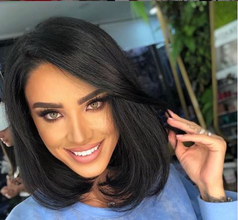 Adelina Pestrițu își curăță tenul cu nisip vulcanic! Vezi ce tratamente face și pentru corp! Adelina Pestrițu își curăță tenul cu nisip vulcanic! Vezi ce tratamente face și pentru corp!
