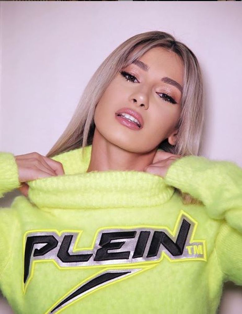 Alina Eremia declară că este foarte fericită după ce s-a operat Alina Eremia declară că este foarte fericită după ce s-a operat