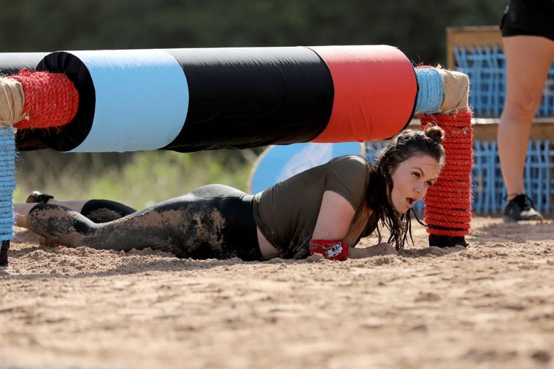 Primele imagini cu Cristina Șișcanu, la întoarcerea de la Survivor România! A fost întâmpinată de Mădălin Ionescu și de fetița lor! Fotografii emoționante