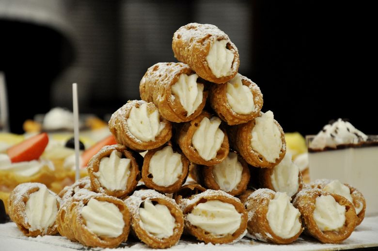 Cum faci cel mai bun desert italian, cannoli cu ciocolată Cum faci cel mai bun desert italian, cannoli cu ciocolată