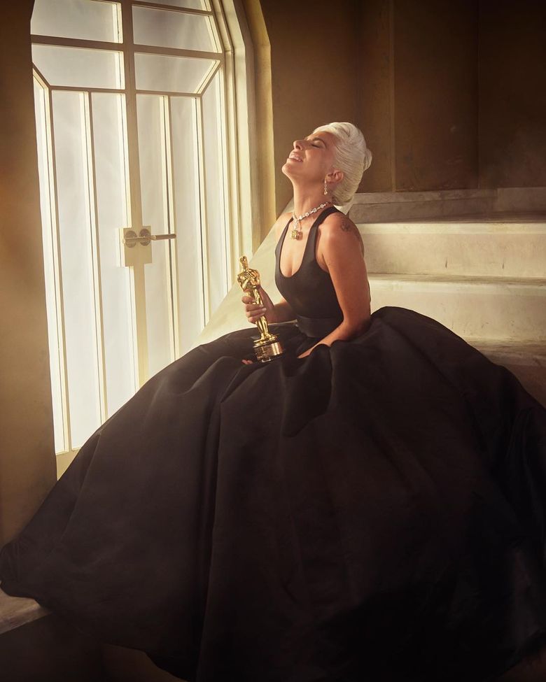 Cine este bărbatul misterios din viața lui Lady Gaga? A postat prima poză cu el! 