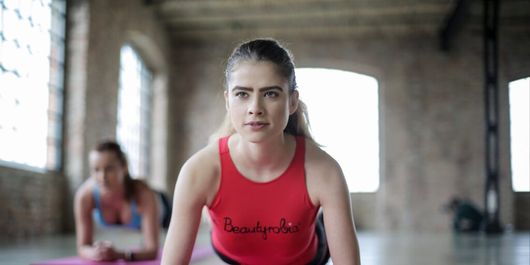 Cele mai eficiente exerciții pentru abdomen, recomandate de Răzvan Stratulat