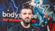 Cele mai eficiente exerciții pentru abdomen, recomandate de Răzvan Stratulat 