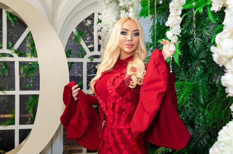Diana Bianca – femeia cameleon cu 100 de rochii în garderobă! Diana Bianca – femeia cameleon cu 100 de rochii în garderobă!
