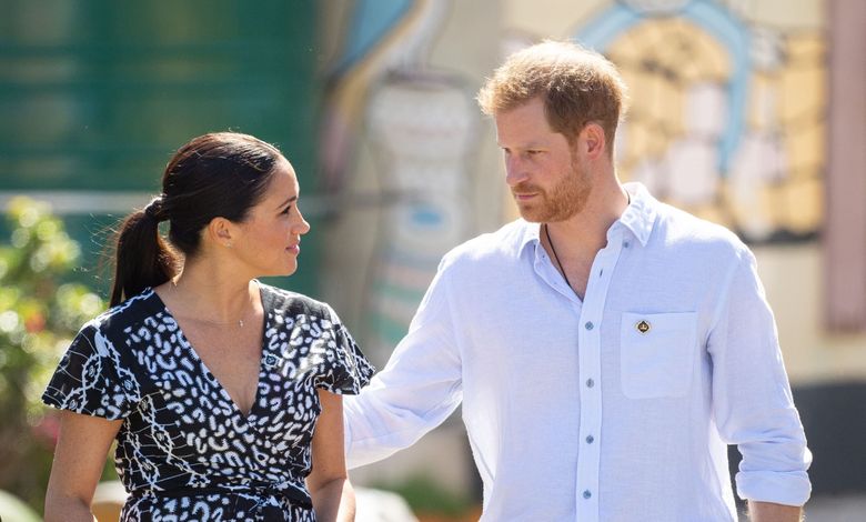 Meghan Markle gravidă iar? Ducesa de Sussex își acoperă burtica! 