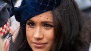 Meghan Markle gravidă iar? Ducesa de Sussex își acoperă burtica! 