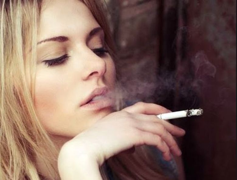 Efectul fumatului asupra dinţilor! Specialistul trage un semnal de alarmă! 