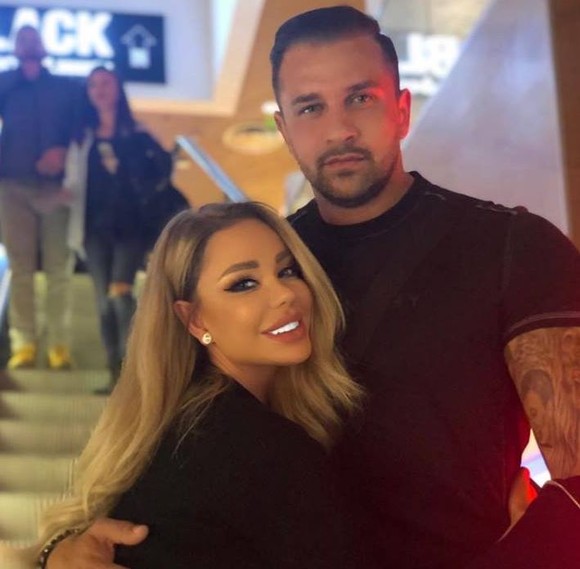 Bianca Drăgușanu pl&acirc;nge &icirc;n public din cauza soțului, Alex Bodi