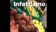 Un italian s-a filmat în timp ce scuipa pe fructele din supermarket